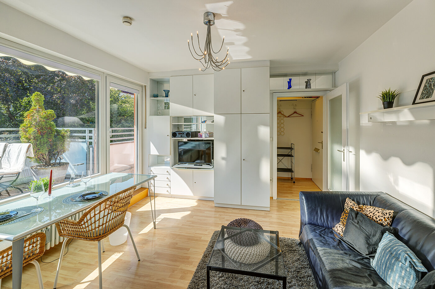フラット 部屋数 1 部屋 | München-Schwabing | 70449 | Sehr helles Wohnzimmer...