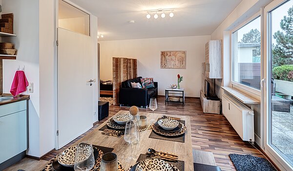 フラット 部屋数 1 部屋 | Karlsfeld | 70460 | Wohn-, Ess- und Schlafbereich