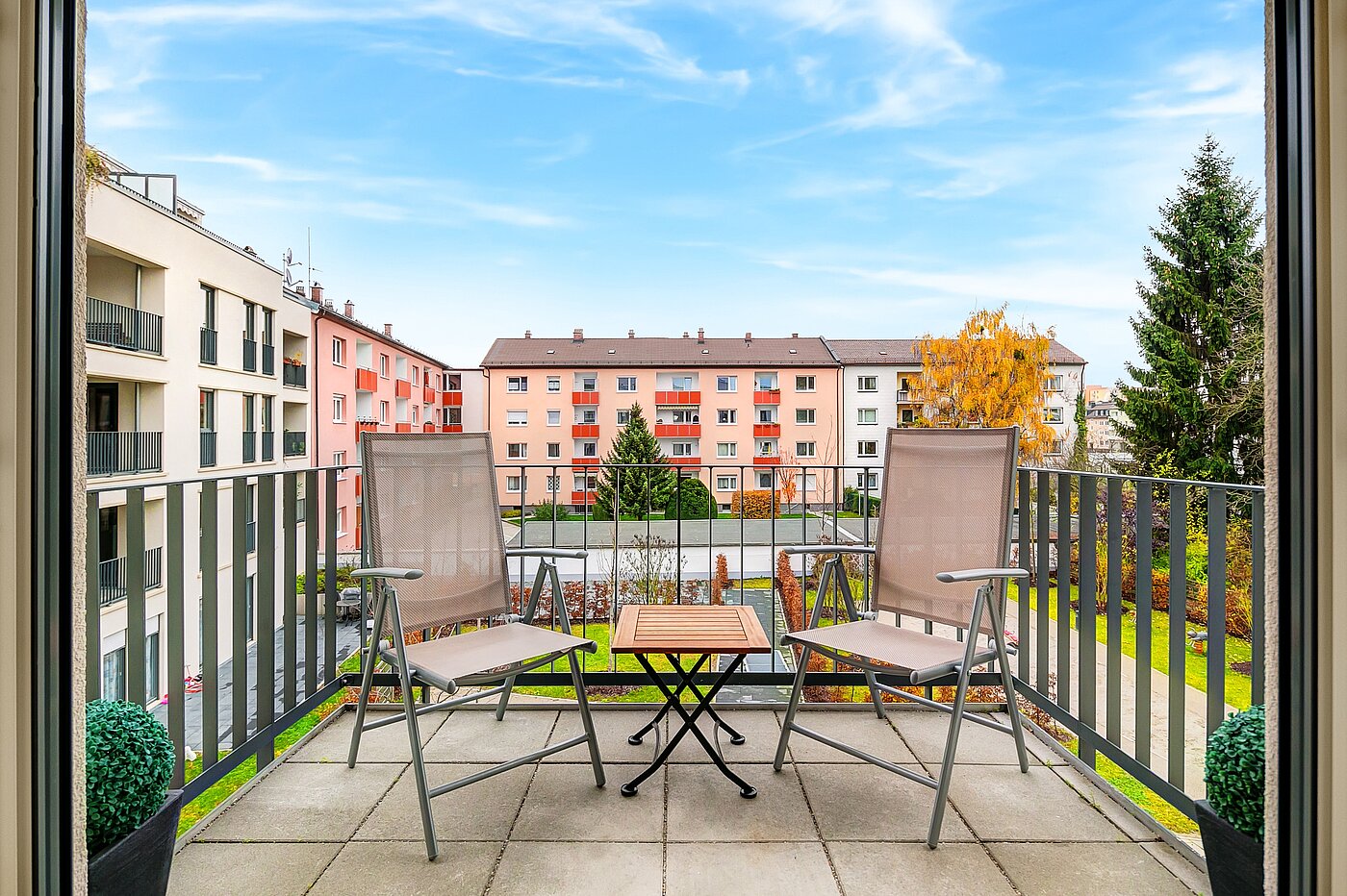 フラット 部屋数 3 部屋 | München-Moosach | 70164 | ...und einem kleinen Balkon zum Innenhof