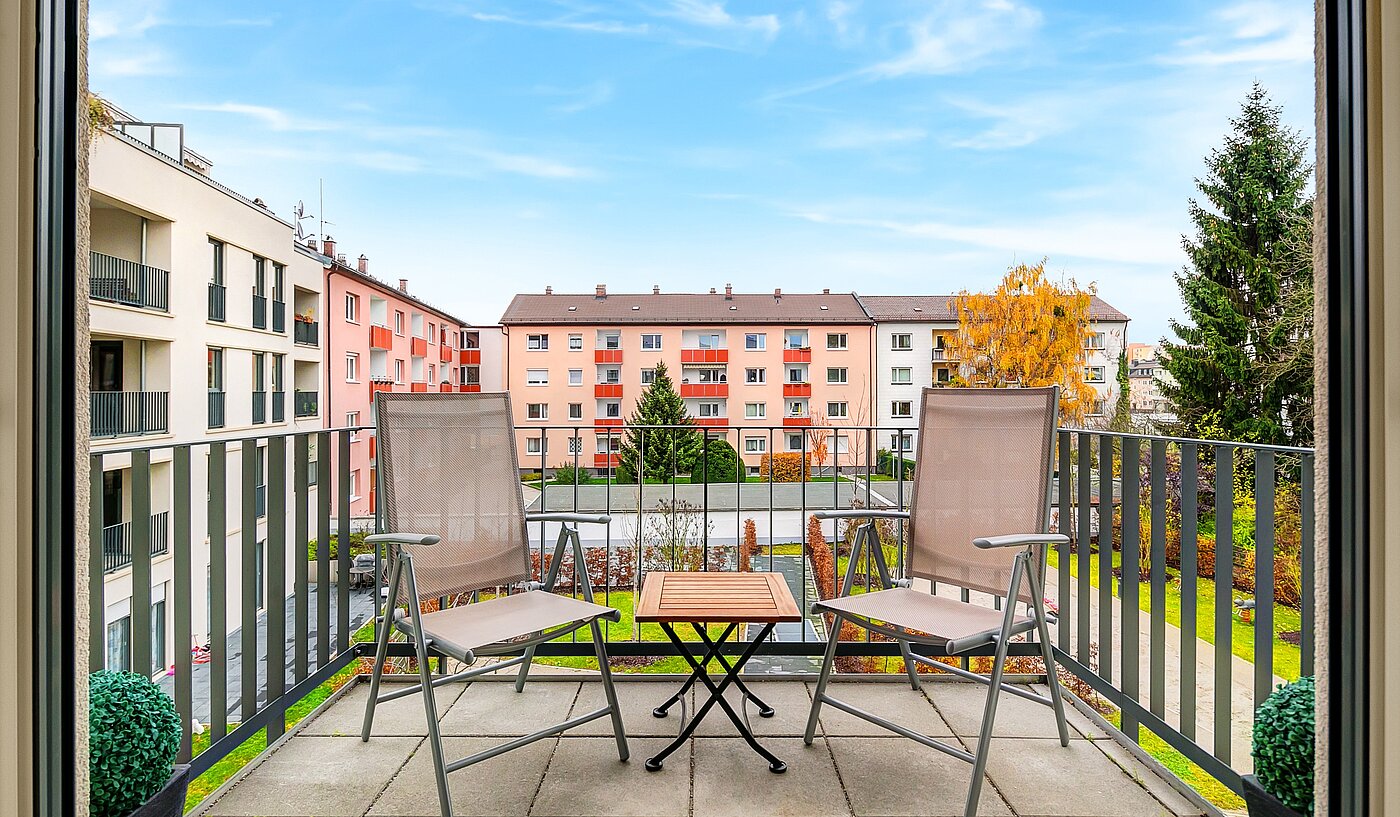 フラット 部屋数 3 部屋 | München-Moosach | 70164 | ...und einem kleinen Balkon zum Innenhof
