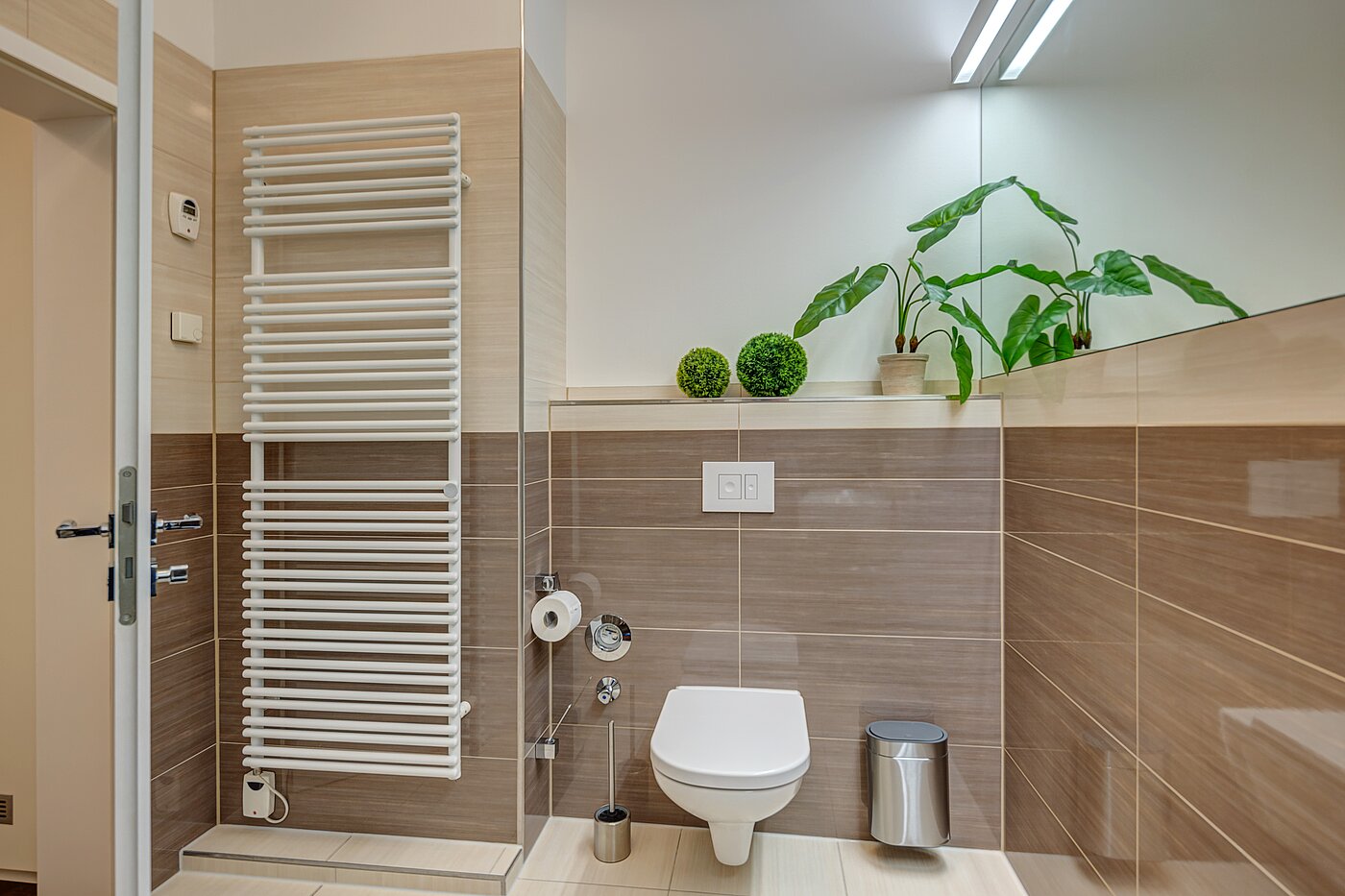 フラット 部屋数 1 部屋 | München-Neuhausen | 70235 | ...und Handtuchheizkörper