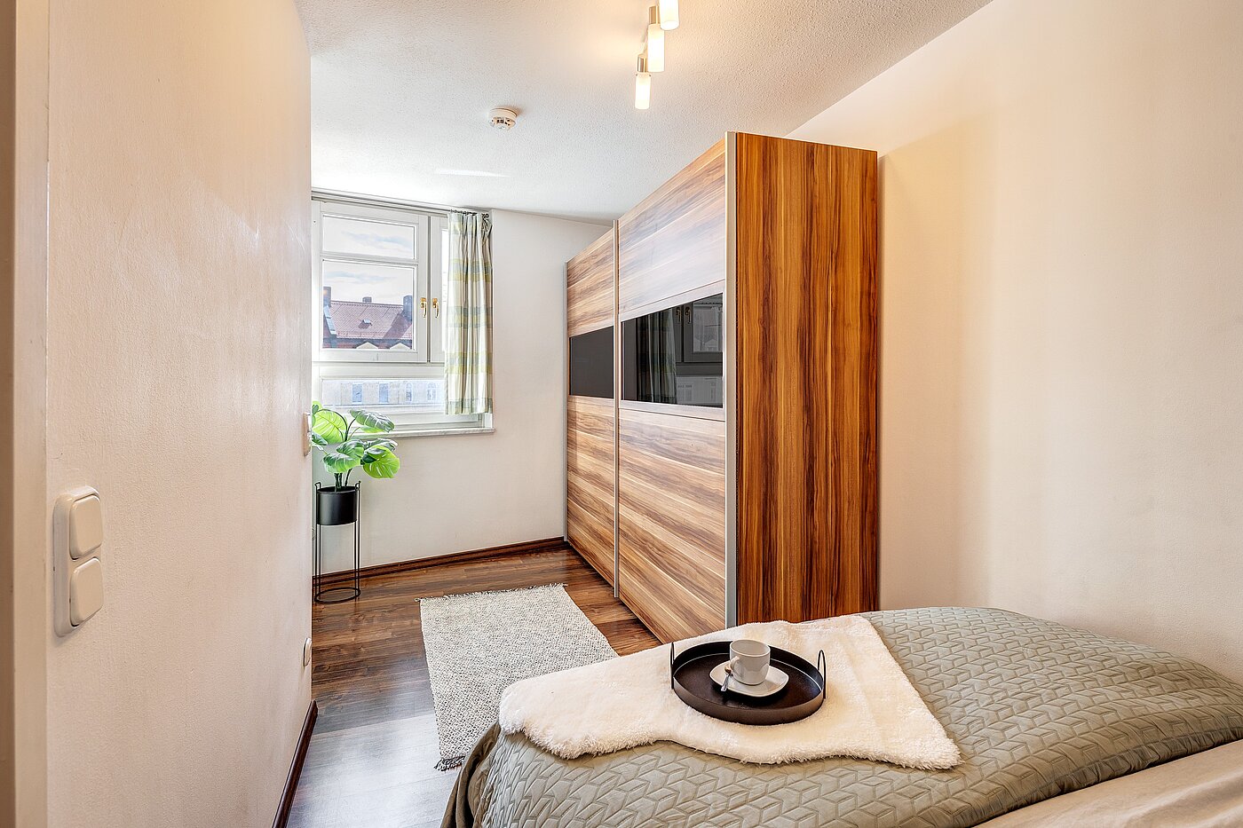 フラット 部屋数 2 部屋 | München-Schwabing | 2205ML71 | ...mit großem Kleiderschrank