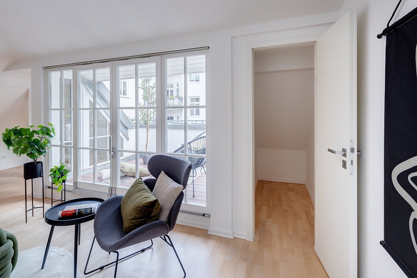 アティック・フラット（屋根裏） 部屋数 1 部屋 | München-Sendling | 700402 | Praktischer Abstellraum