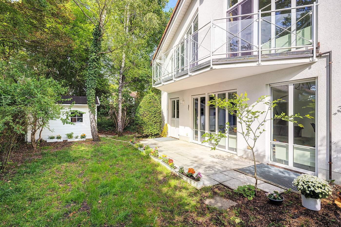 セミ・デタッチド・ハウス（一戸建てを二つに分けた家屋） 部屋数 5 部屋 | München-Trudering | 70269 | Einladende Terrasse...