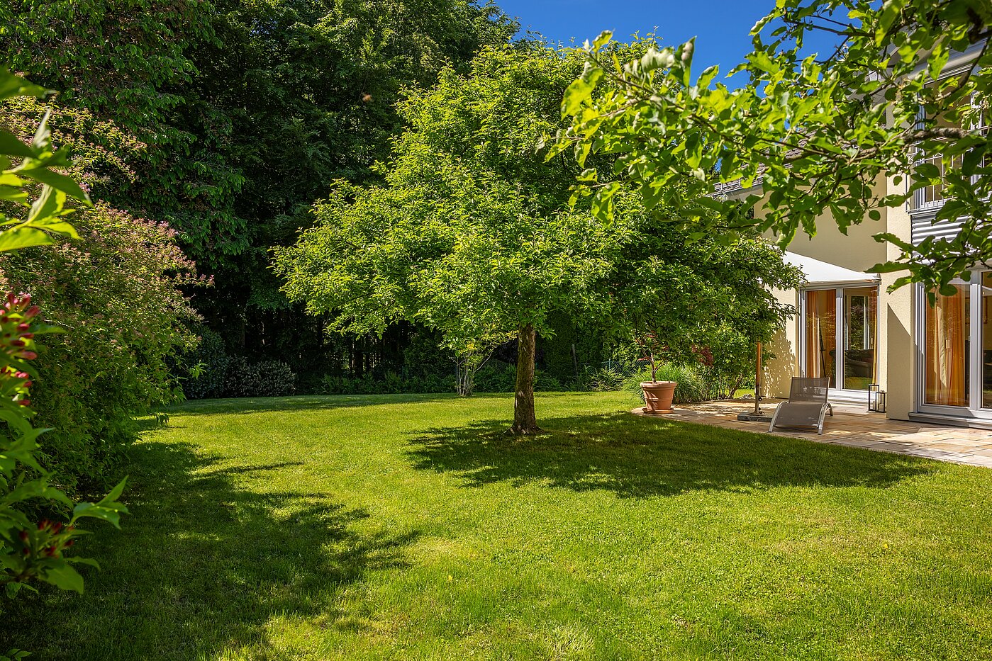 一戸建て 部屋数 5 部屋 | Icking | 70438 | ...parkähnlicher Garten