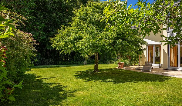 一戸建て 部屋数 5 部屋 | Icking | 70438 | ...parkähnlicher Garten