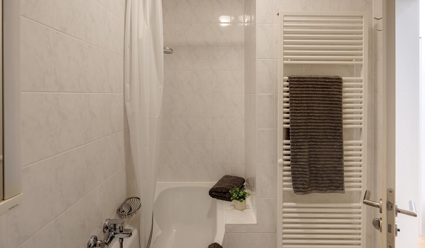フラット 部屋数 1 部屋 | München-Maxvorstadt | 2206ML5 | ...mit Badewanne
