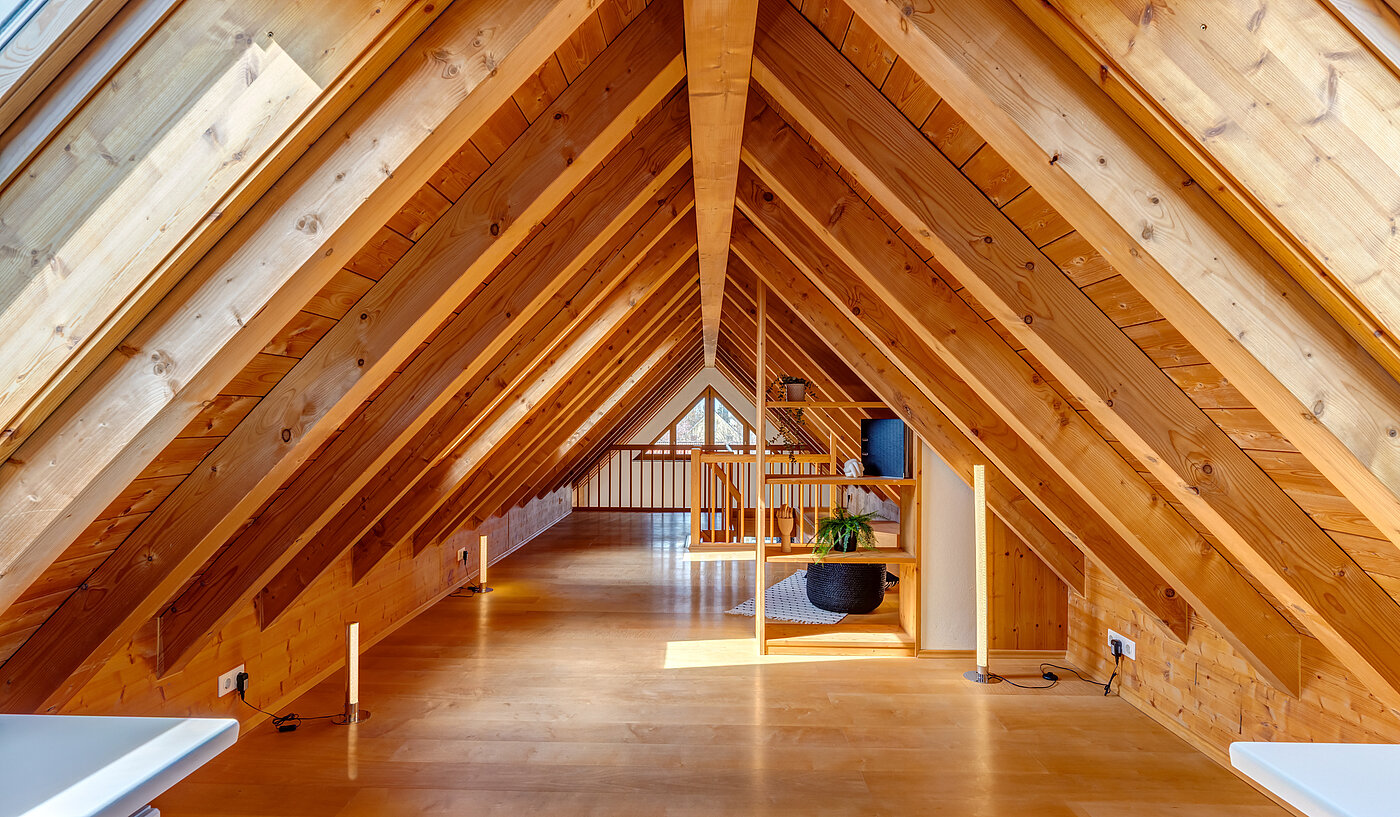 メゾネット・マンション（複数階にわたるマンション） 部屋数 3.5 部屋 | München-Trudering | 70391 | Spitzboden