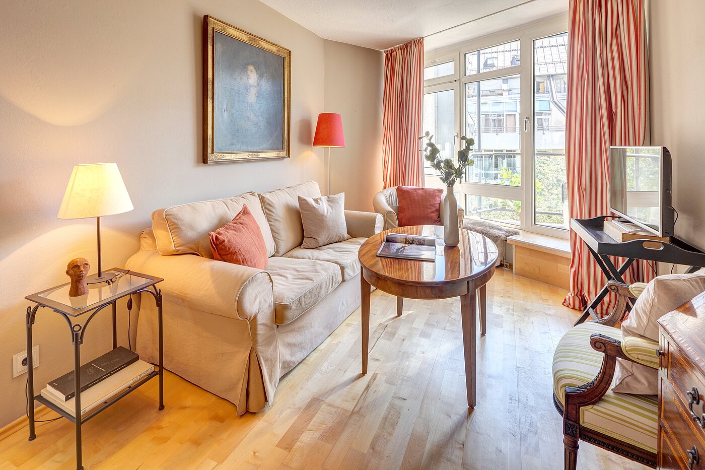 フラット 部屋数 1.5 部屋 | München-Maxvorstadt | 70480 | Wohnzimmer