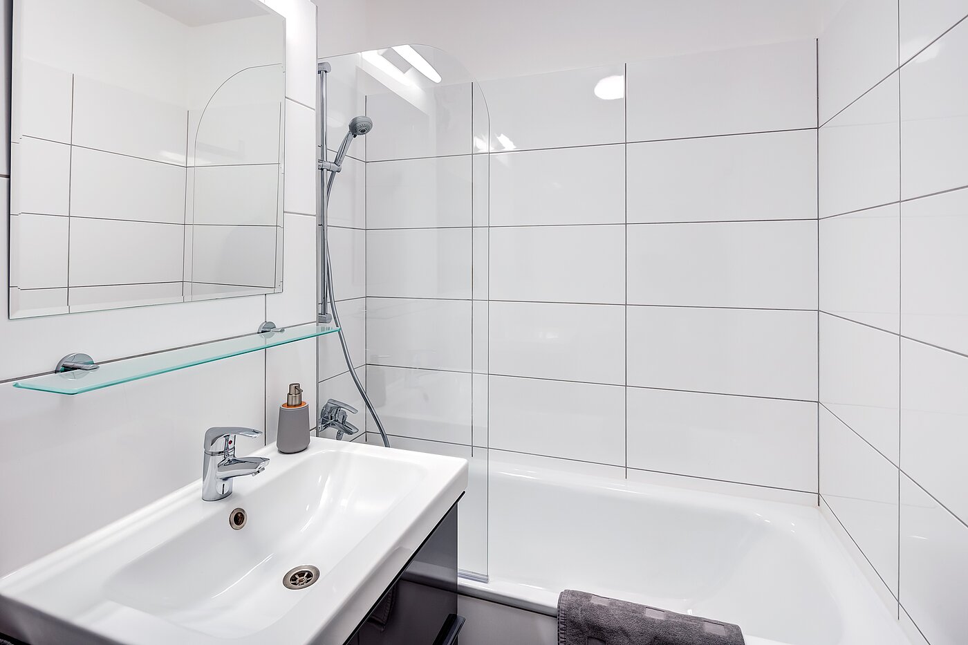 フラット 部屋数 1 部屋 | München-Ludwigsvorstadt | 70176 | ...mit Badewanne...