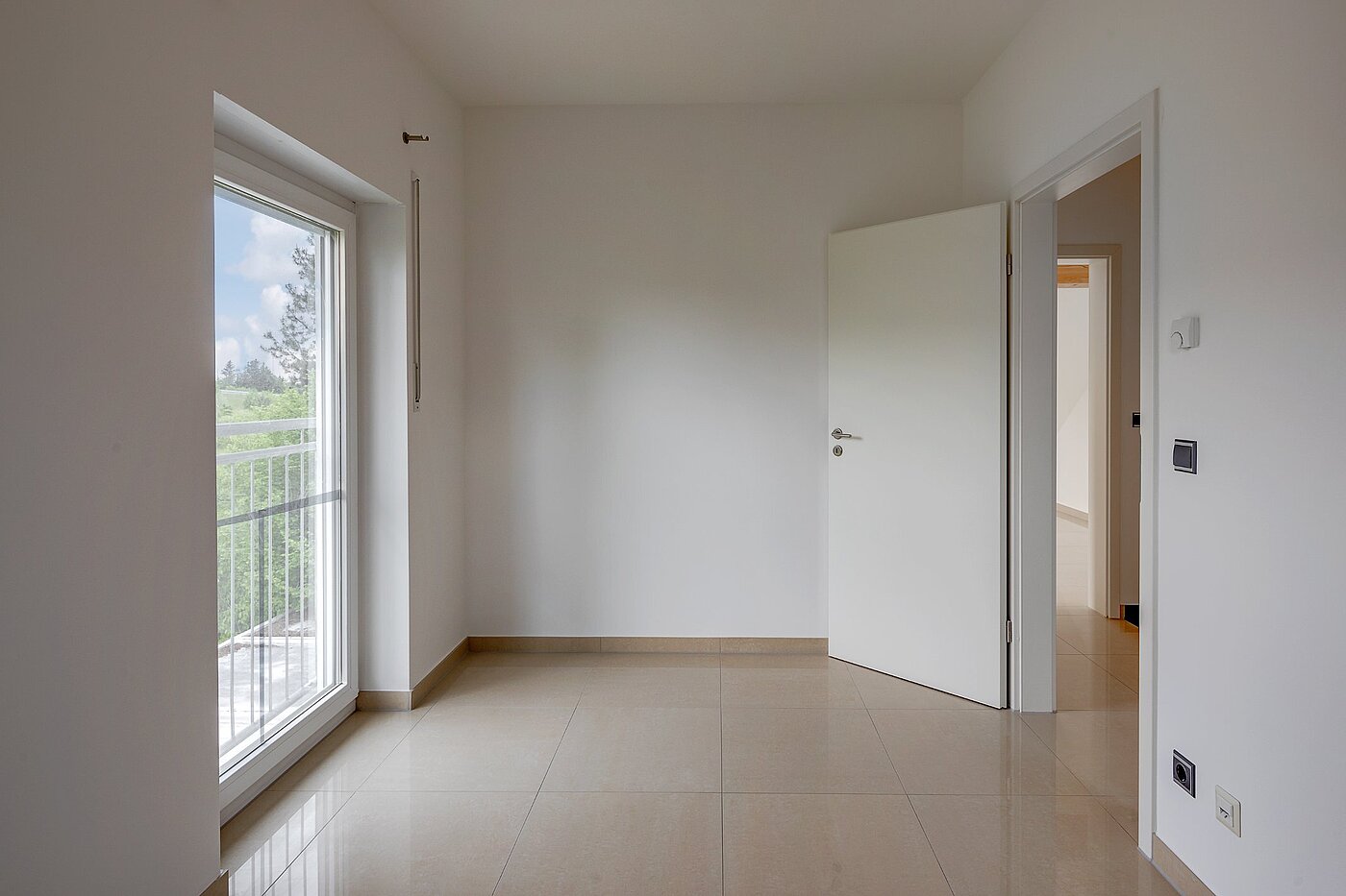 セミ・デタッチド・ハウス（一戸建てを二つに分けた家屋） 部屋数 5 部屋 | München-Aubing | 1905ML4 | Kinderzimmer II