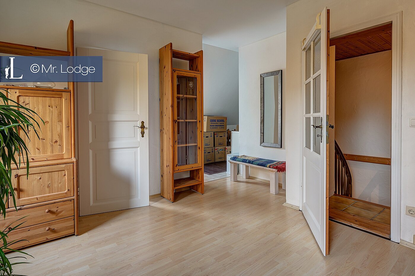 セミ・デタッチド・ハウス（一戸建てを二つに分けた家屋） 部屋数 7 部屋 | Gröbenzell | 1709ML6 | Einliegerwohnung