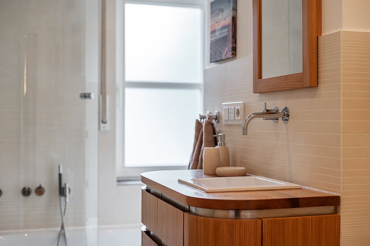 フラット 部屋数 3 部屋 | München-Harlaching | 2108ML3 | ...Badewanne und Fenster