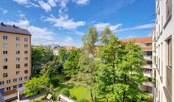 フラット 部屋数 3 部屋 | 70046 | ...und begrünten Innenhof