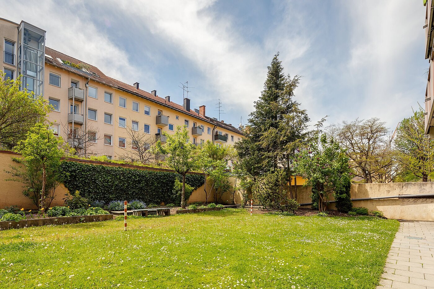 フラット 部屋数 2 部屋 | München-Maxvorstadt | 2105ML3 | Blühender Innenhof