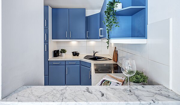 フラット 部屋数 3 部屋 | München-Schwabing | 2202ML12 | Durchreiche in die Küche