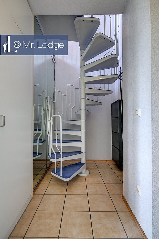 フラット 部屋数 2 部屋 | Unterschleißheim | 1711ML1 | Wendelreppe zum Dachgeschoss