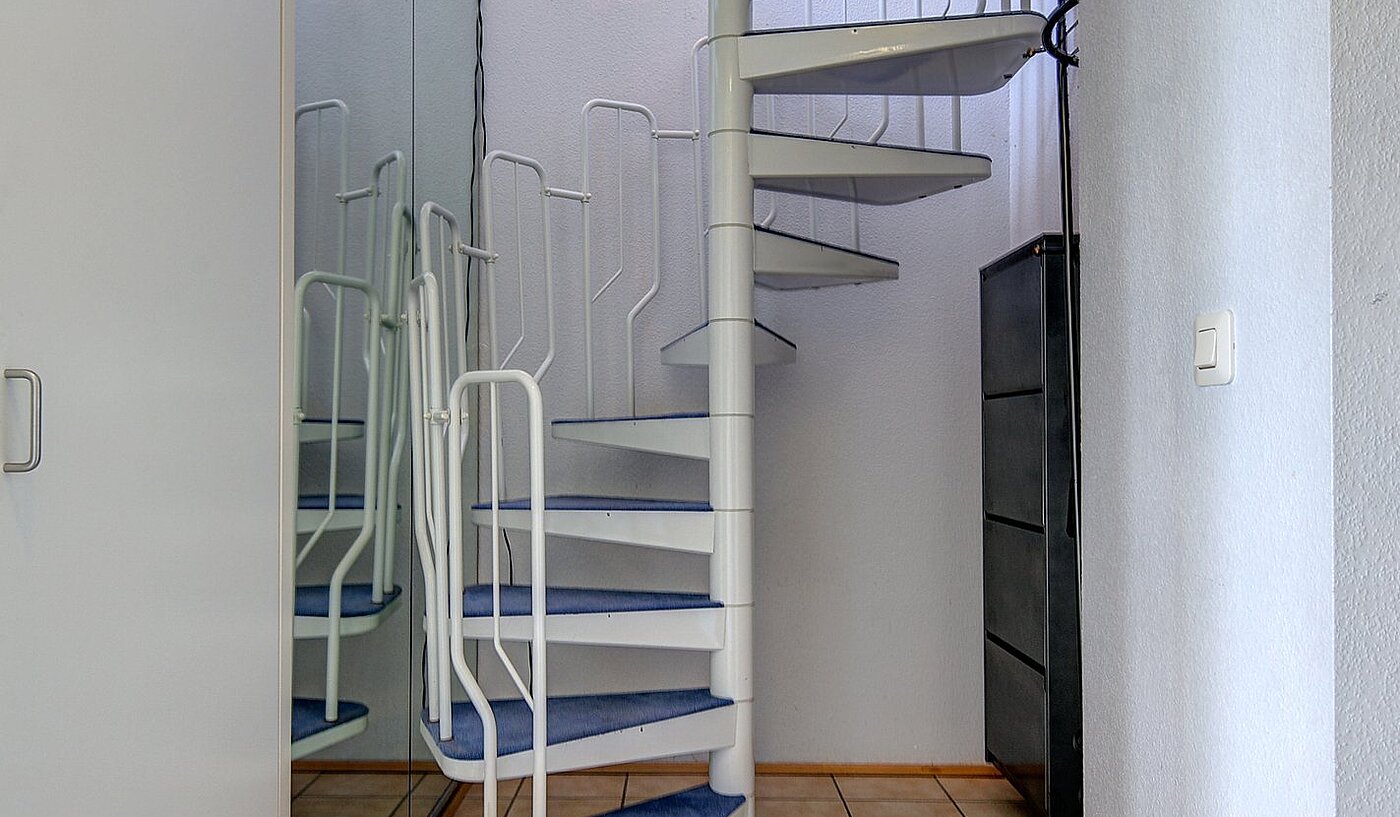 フラット 部屋数 2 部屋 | Unterschleißheim | 1711ML1 | Wendelreppe zum Dachgeschoss