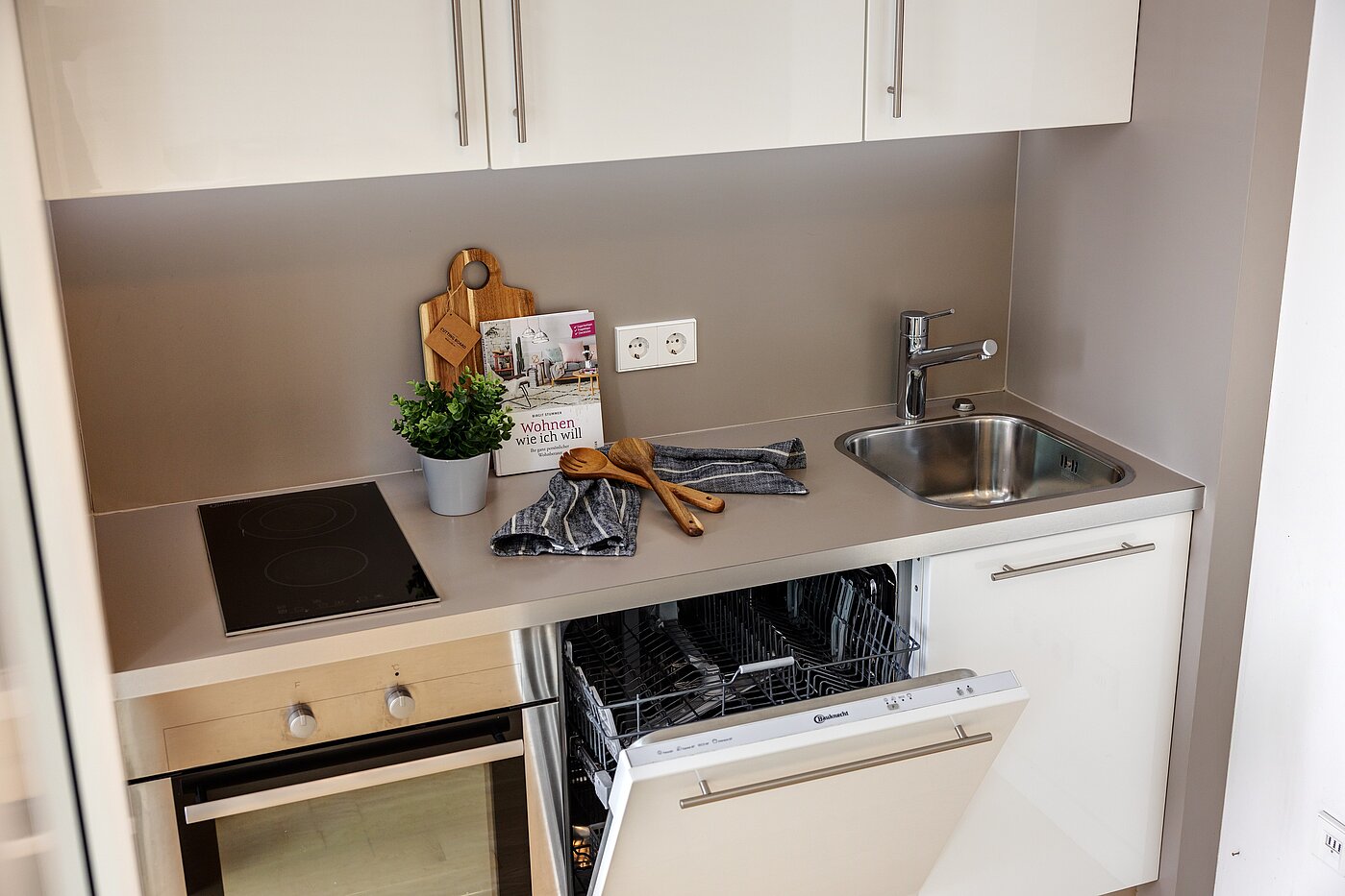 Apartment 部屋数 1.5 部屋 | München-Bogenhausen | 70233 | ...Küchenzeile