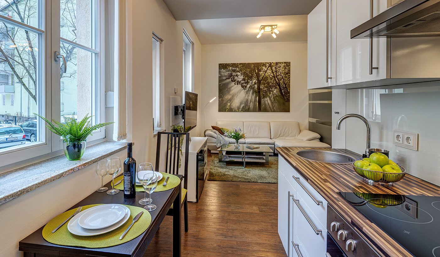 フラット 部屋数 1 部屋 | München-Neuhausen | 70235 | ...zum Wohnzimmer offen...