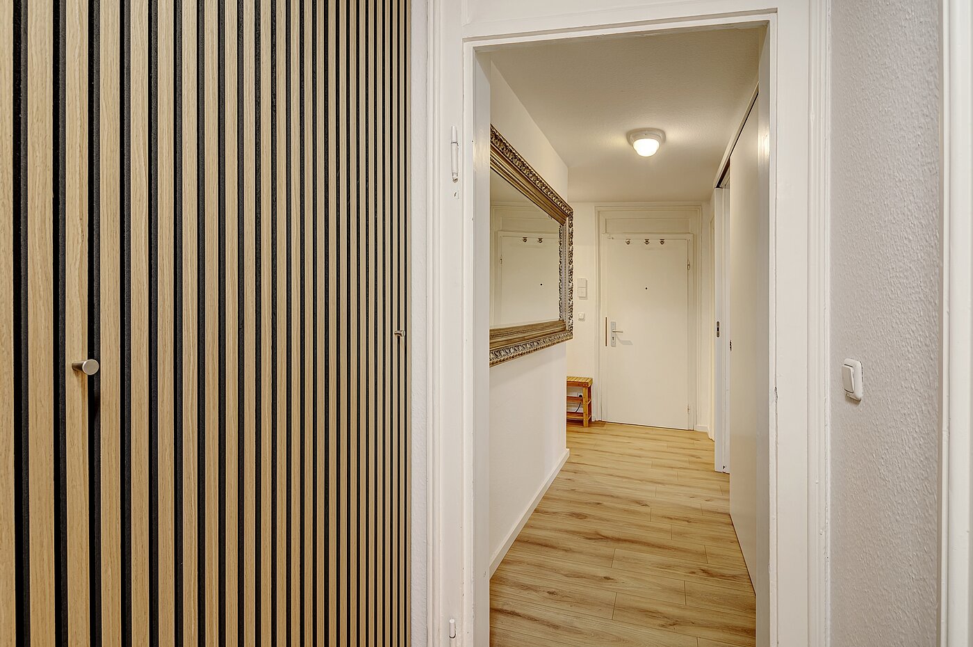 アティック・フラット（屋根裏） 部屋数 4.5 部屋 | München-Ludwigsvorstadt | 70461 | Diele 1