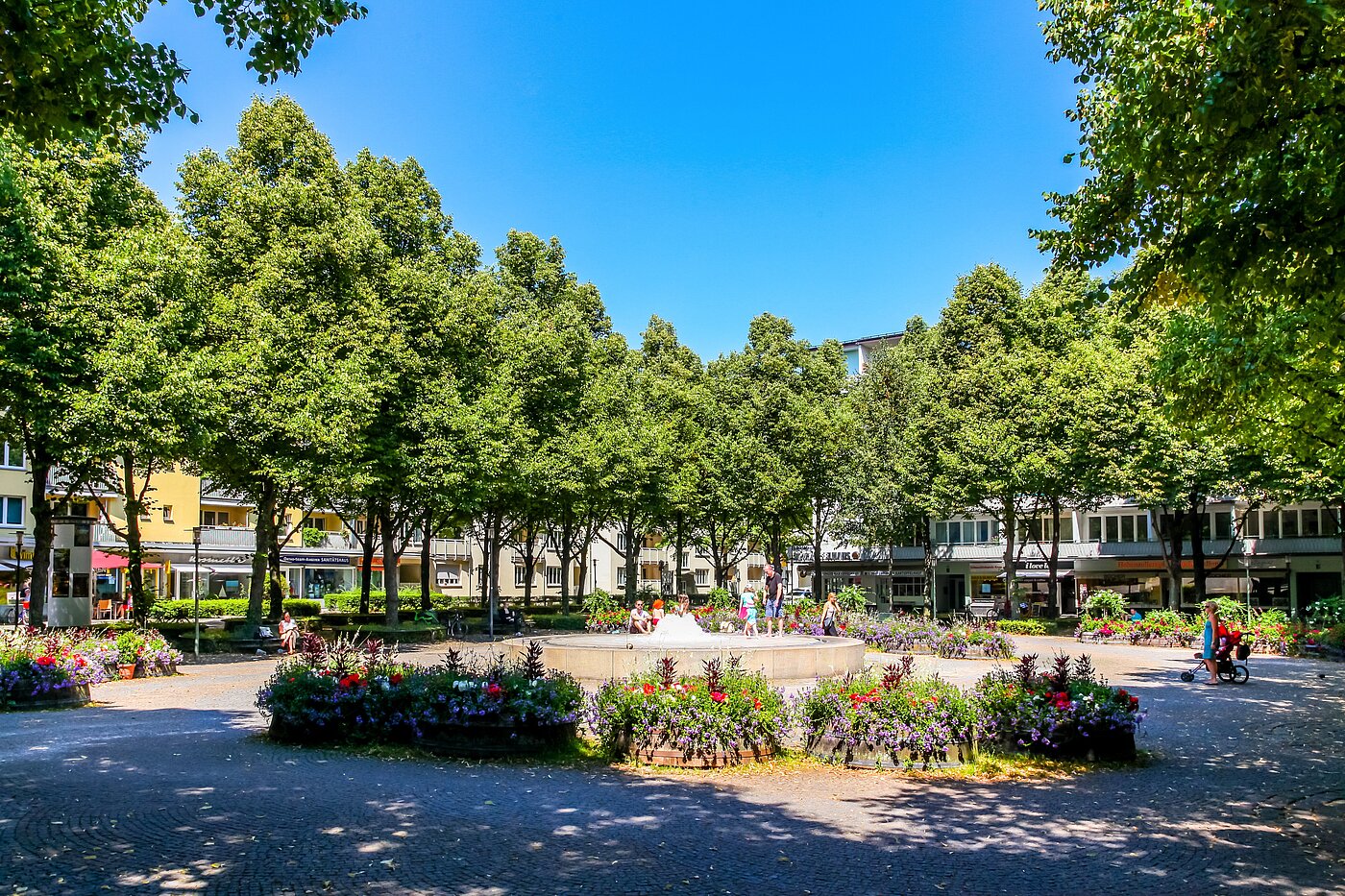 フラット 部屋数 2 部屋 | 70219 | ... Haltestelle am Hohenzollernplatz