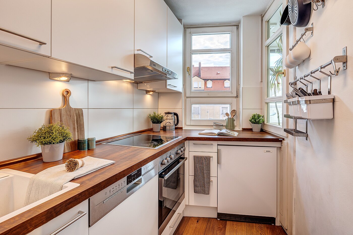 フラット 部屋数 2 部屋 | München-Schwabing | 2205ML71 | Die Küche bietet viel Stauraum...