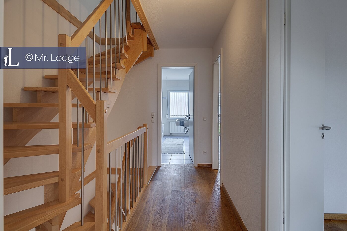 フラット 部屋数 5 部屋 | München-Trudering | 1902ML4 | Geräumiges Treppenhaus