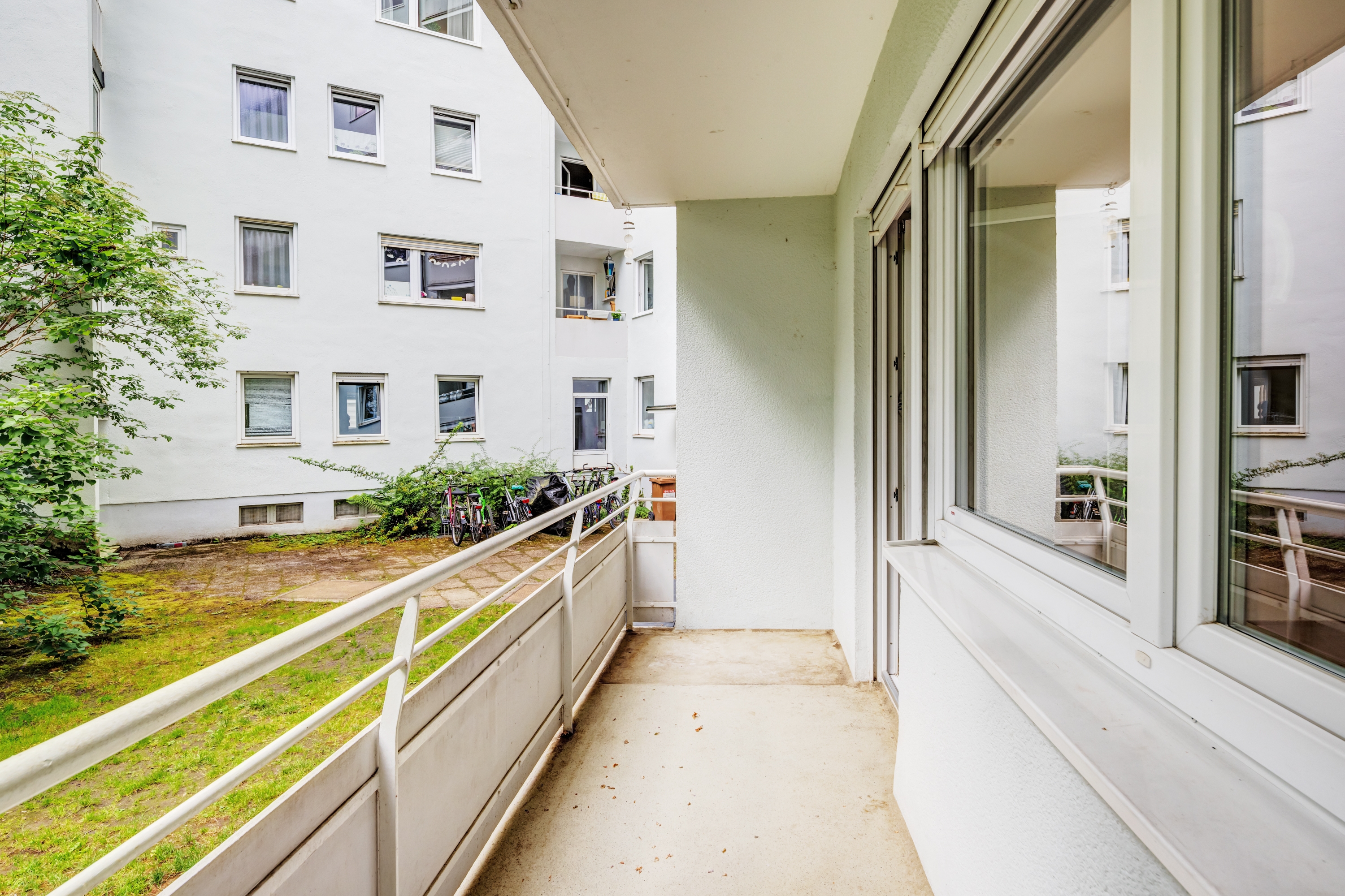レイズド・グラウンドフロアー（一階が地表よりも高い） 部屋数 2.5 部屋 | München-Schwabing | 70441 | Balkon | Thumbnail