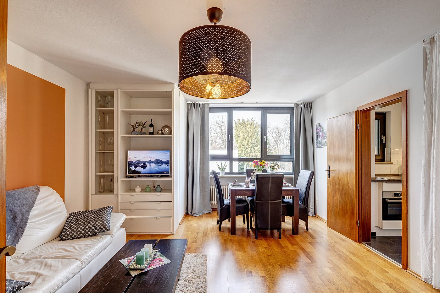 フラット 部屋数 1 部屋 | München-Bogenhausen | 70070 | Schlafen, Essen, Wohnen