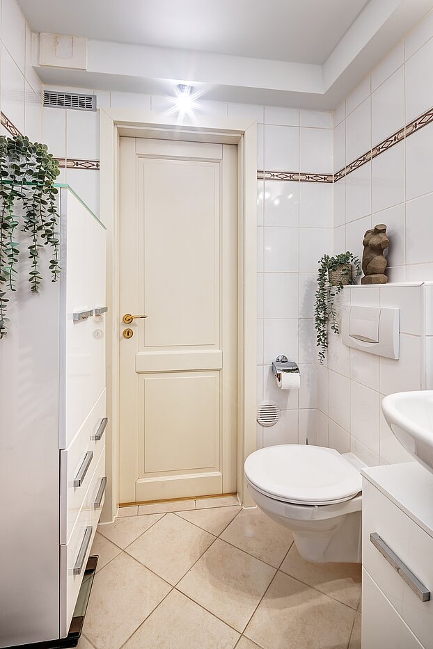 アティック・フラット（屋根裏） 部屋数 2 部屋 | München-Au | 2209ML3 | ...Handtuchheizkörper und WC