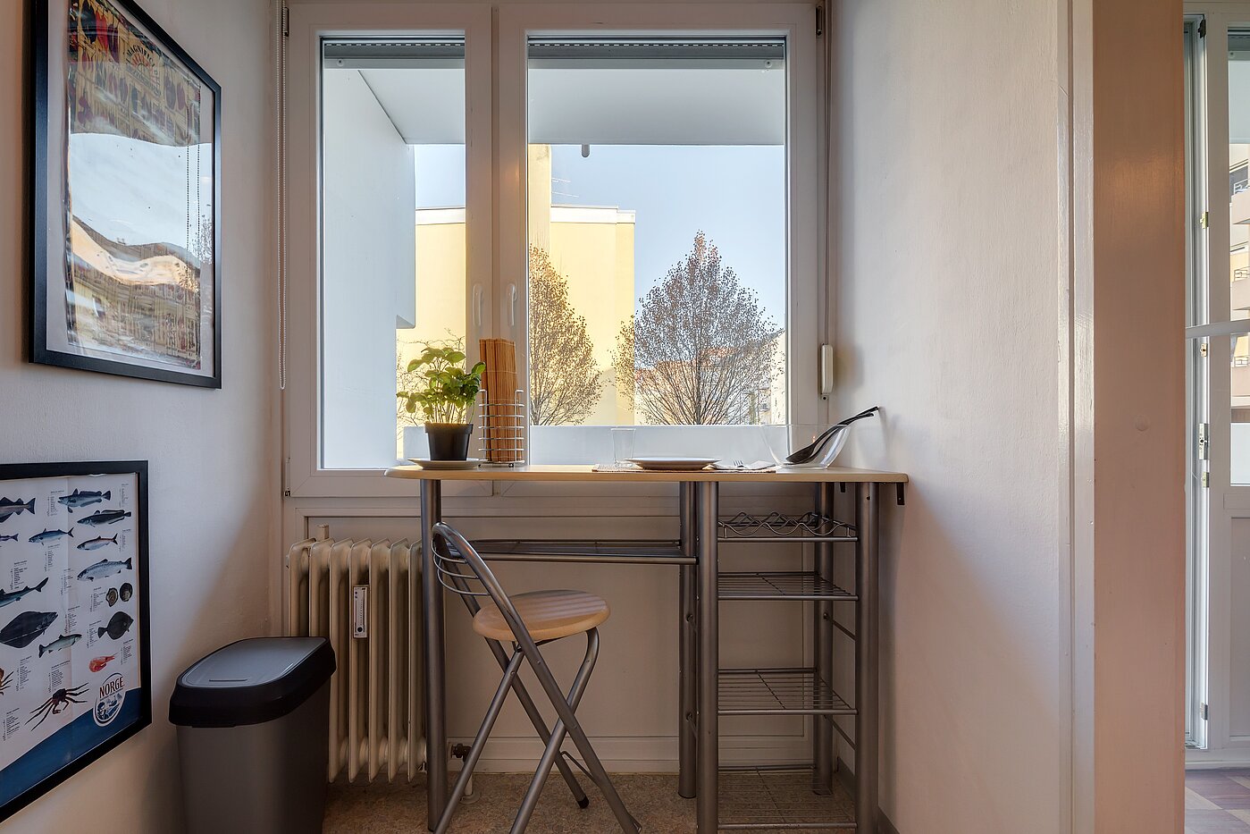 フラット 部屋数 1 部屋 | München-Neuhausen | 2301ML8 | ... mit kleinem Esstisch