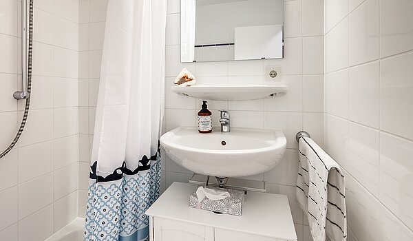 フラット 部屋数 1 部屋 | München-Schwabing | 70475 | Weiß gefliestes Bad...