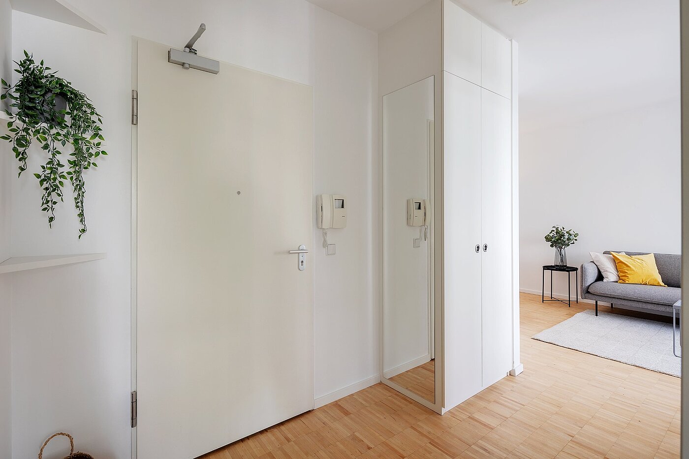 フラット 部屋数 2 部屋 | München-Thalkirchen | 2107ML2 | Flur mit Einbauschrank...