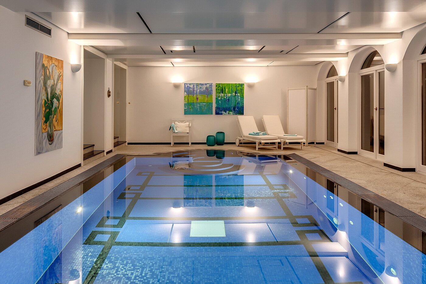 Villa 部屋数 9 部屋 | Reutlingen | 70231 | Indoorpool