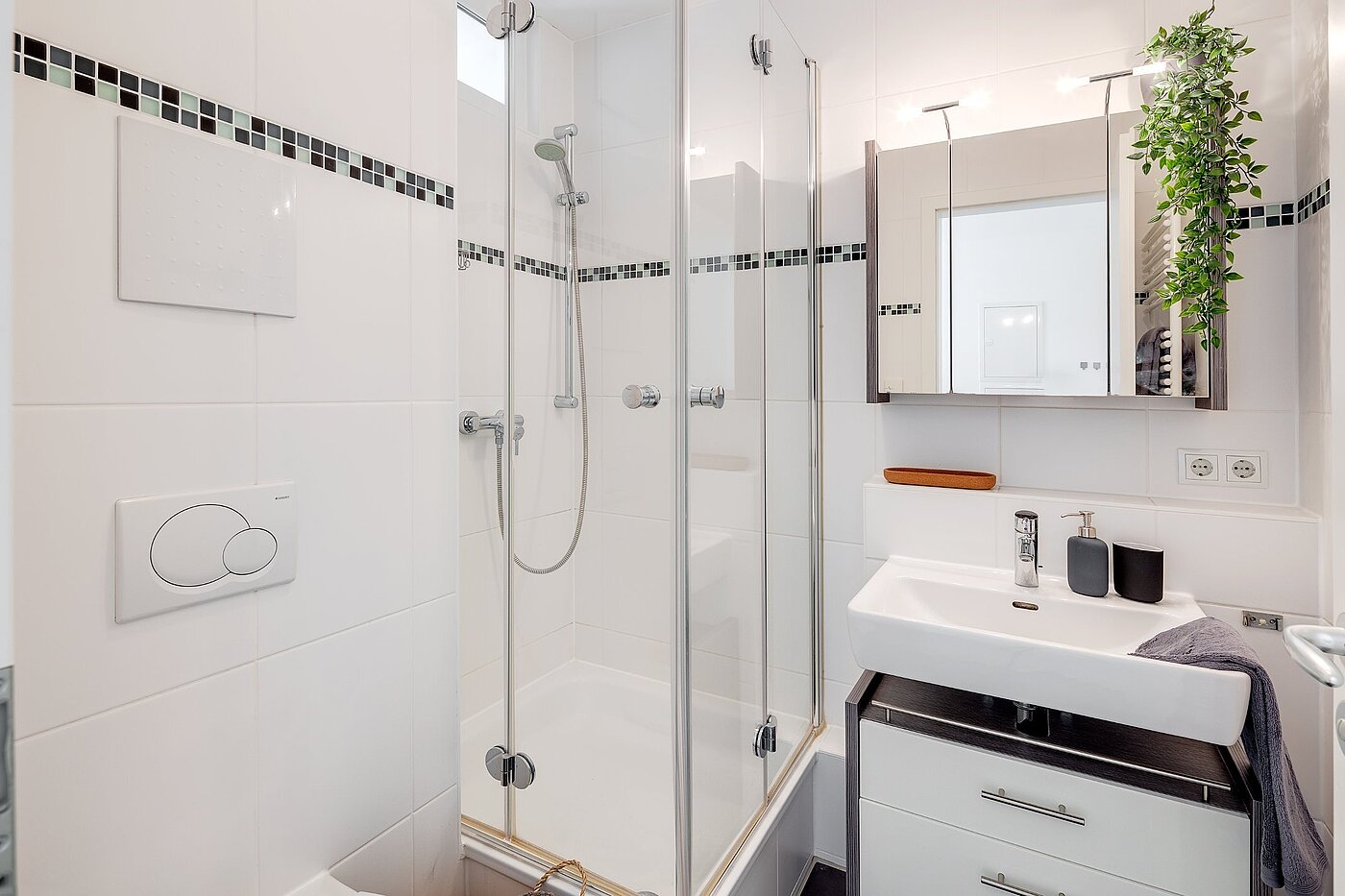 フラット 部屋数 1 部屋 | München-Pasing | 2108ML2 | Modernes Duschbad ...