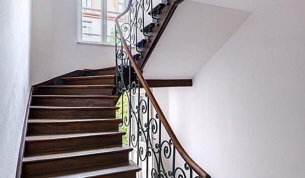 アティック・フラット（屋根裏） 部屋数 1 部屋 | München-Sendling | 700402 | Münchner Stil