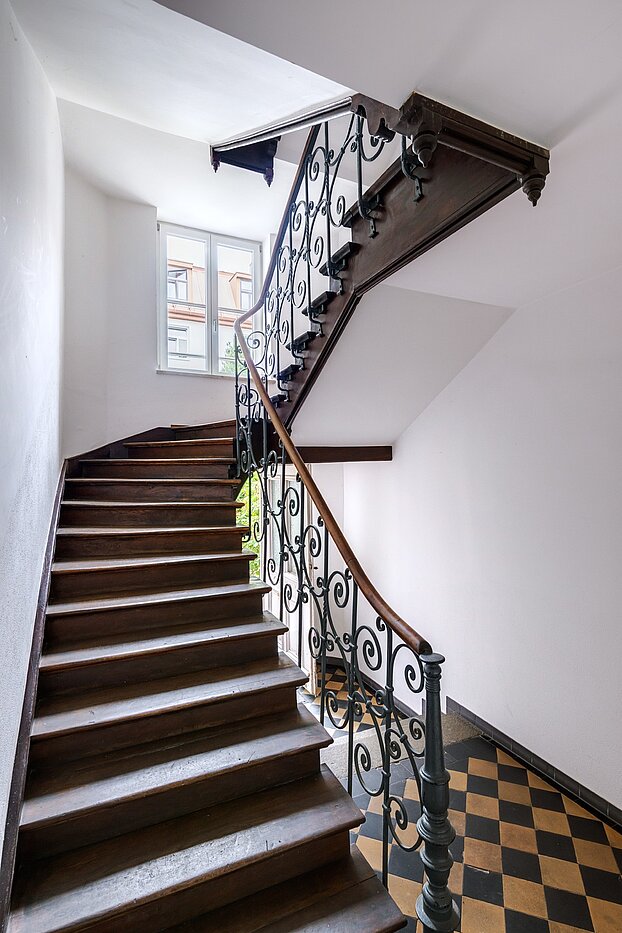 アティック・フラット（屋根裏） 部屋数 1 部屋 | München-Sendling | 700402 | Münchner Stil