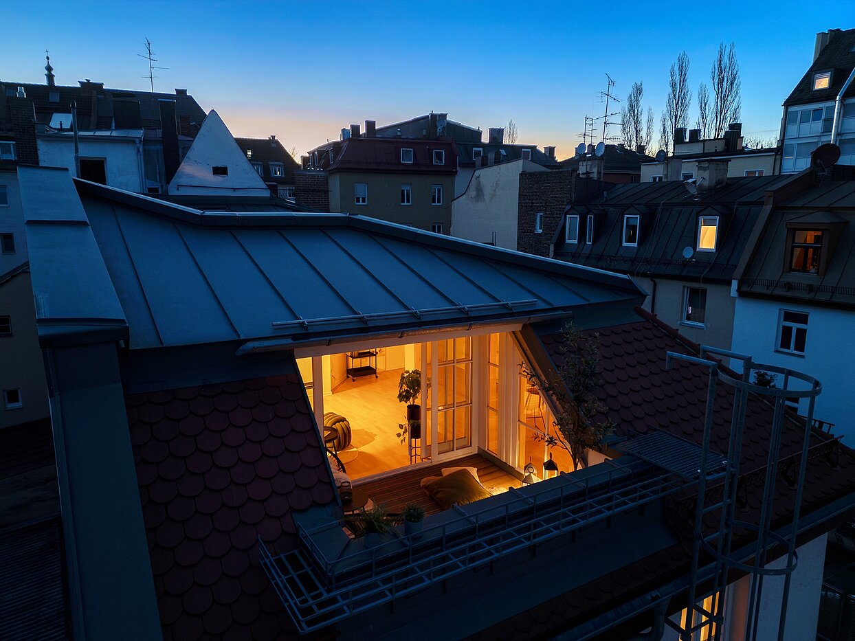 アティック・フラット（屋根裏） 部屋数 1 部屋 | München-Sendling | 700402 | Dämmerungs-Stimmung