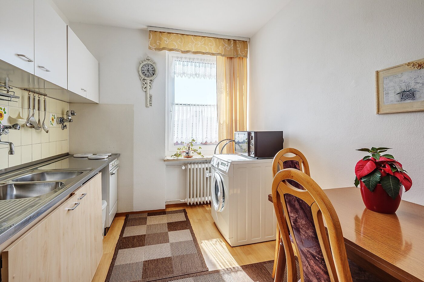 フラット 部屋数 2 部屋 | München-Sendling-Westpark | 2003ML10 | Wohnküche mit WM-Anschluss...