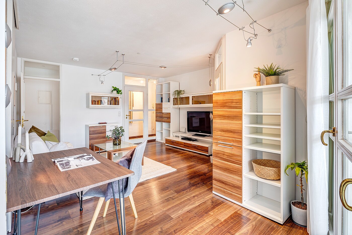 フラット 部屋数 2 部屋 | München-Schwabing | 2205ML71 | Warme Atmosphäre durch die Holzoptik