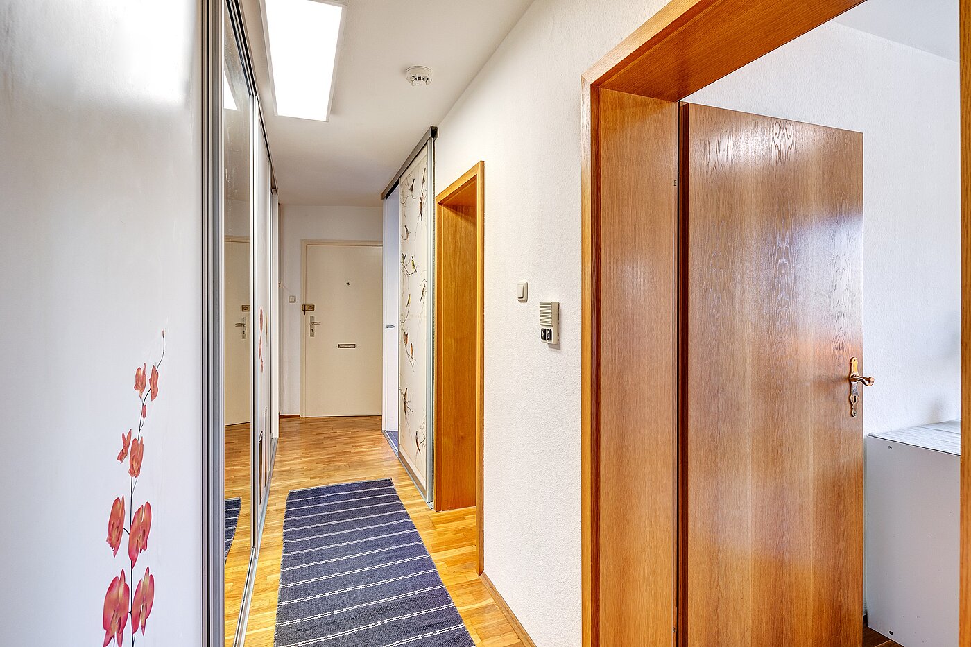 フラット 部屋数 3 部屋 | München-Forstenried | 2204ML1 | Flur mit Einbauschrank