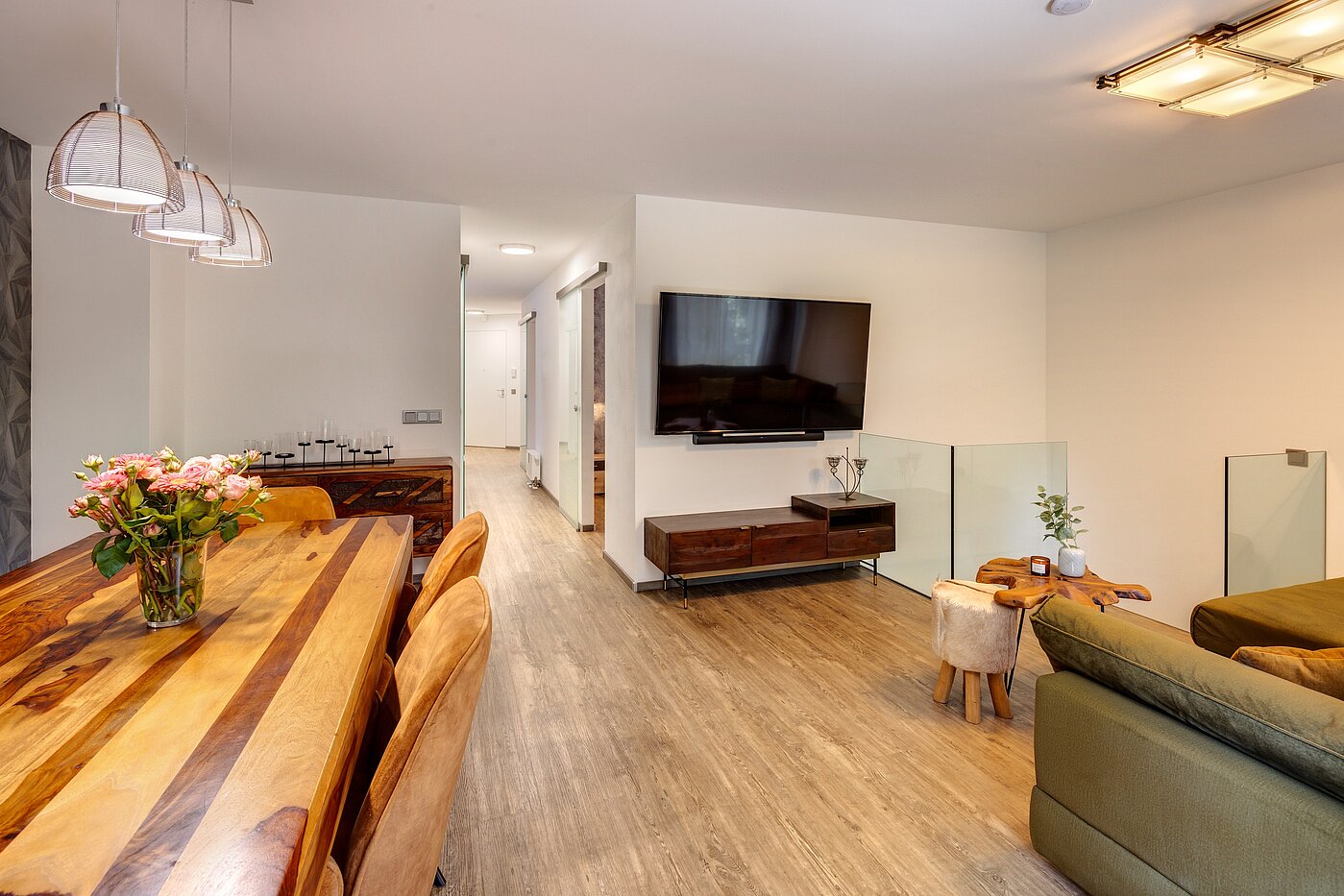メゾネット・マンション（複数階にわたるマンション） 部屋数 3 部屋 | München-Milbertshofen | 702341 | Wohn- Essbereich