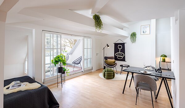 アティック・フラット（屋根裏） 部屋数 1 部屋 | München-Sendling | 700402 | Ideale Raumnutzung