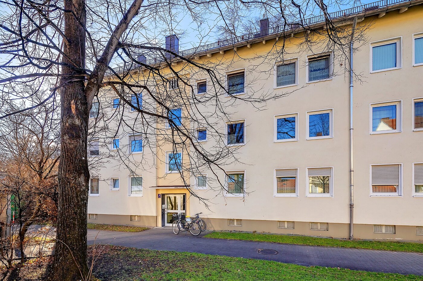 フラット 部屋数 4 部屋 | München-Berg am Laim | 2002ML3 | Hausansicht
