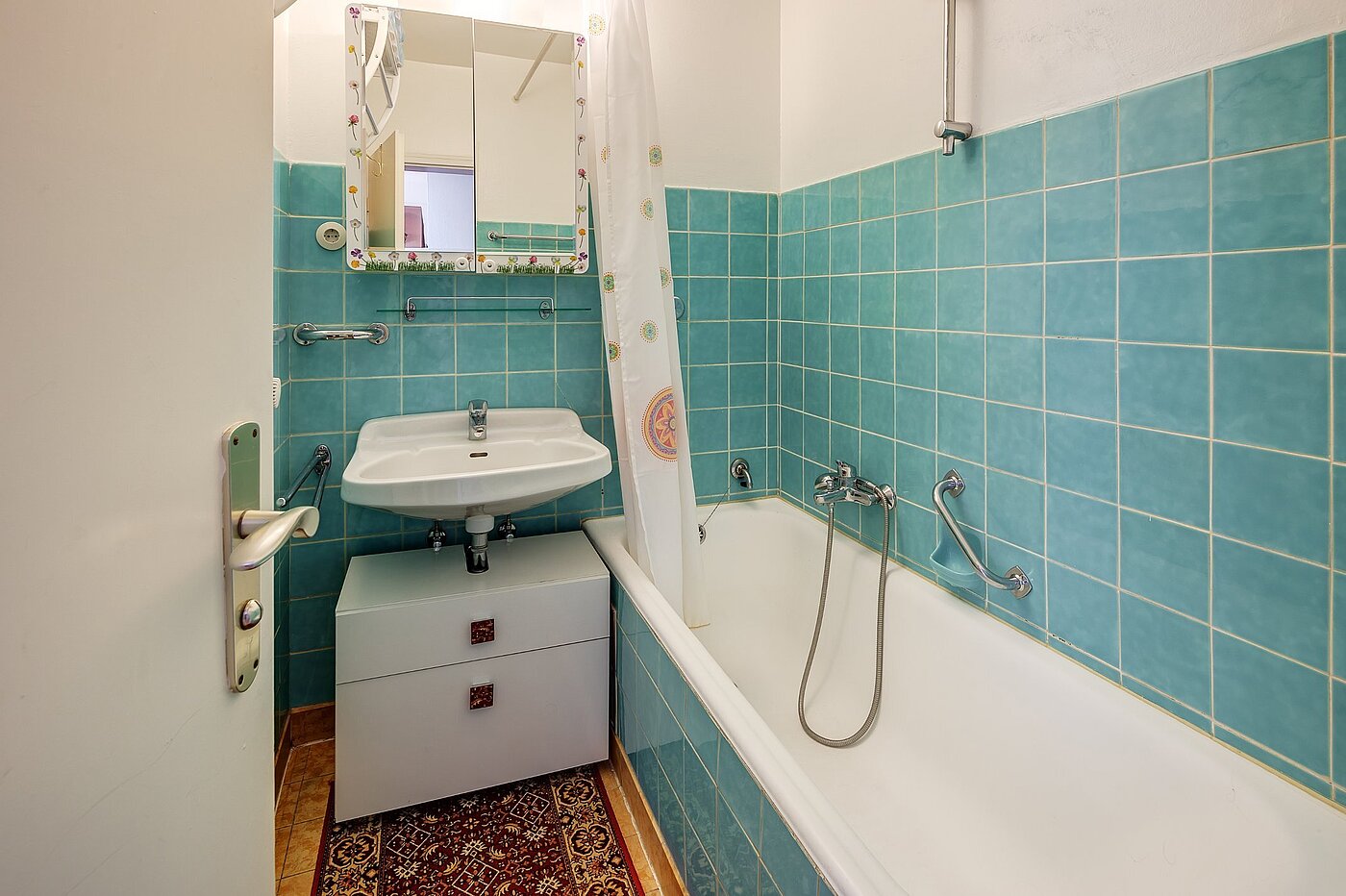 フラット 部屋数 2 部屋 | München-Sendling-Westpark | 2003ML10 | Badezimmer mit Badewanne