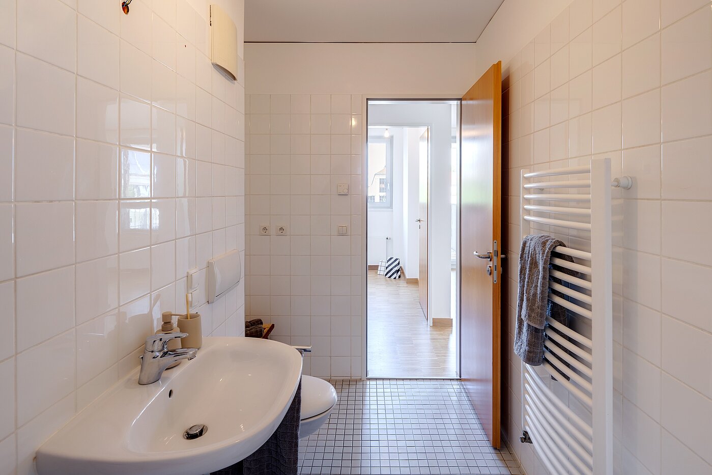 フラット 部屋数 2 部屋 | München-Schwanthalerhöhe | 2206ML11 | und Handtuchheizkörper