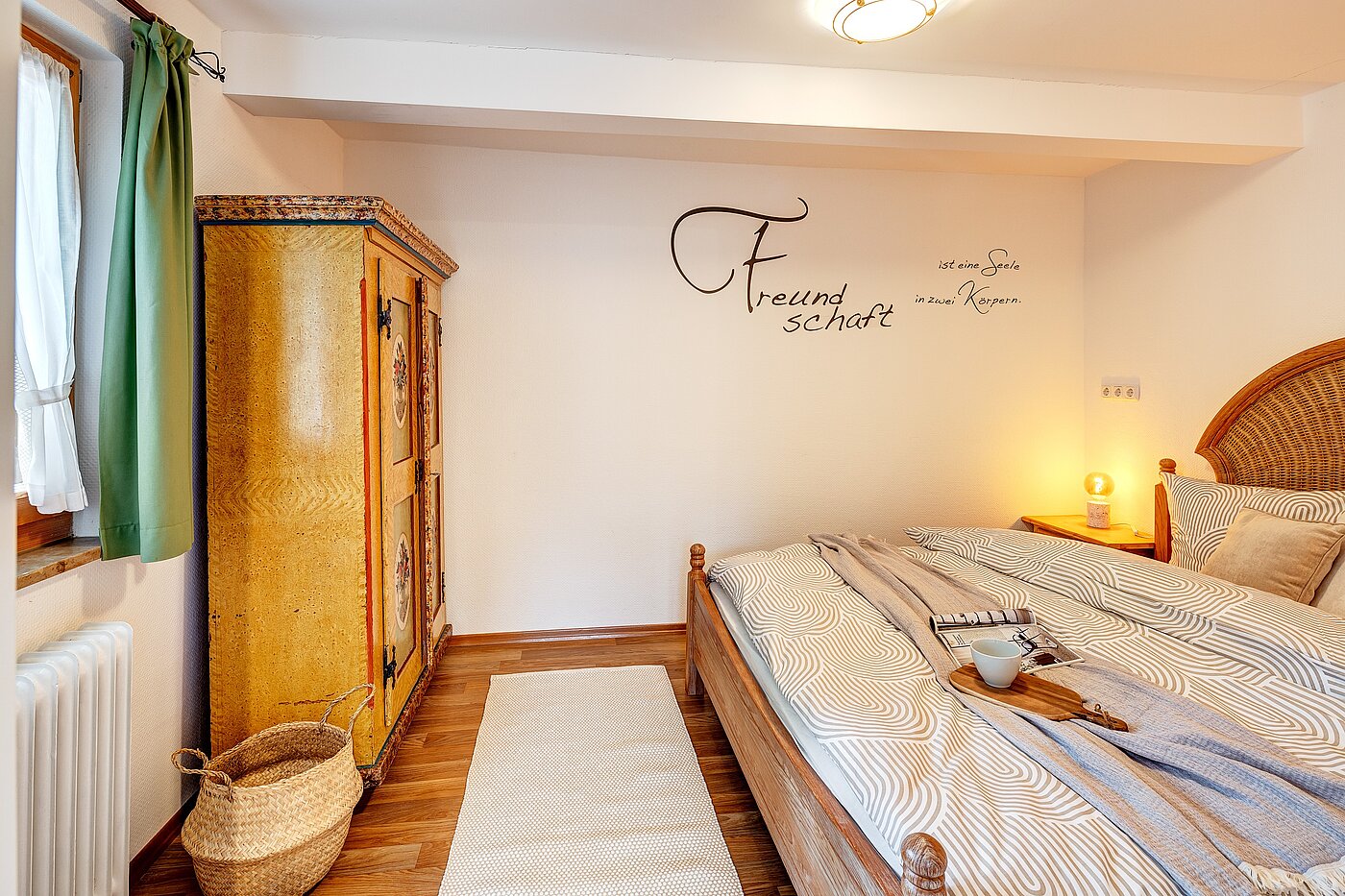 アティック・フラット（屋根裏） 部屋数 2 部屋 | Bad Wiessee | 70017 | Schlafzimmer...