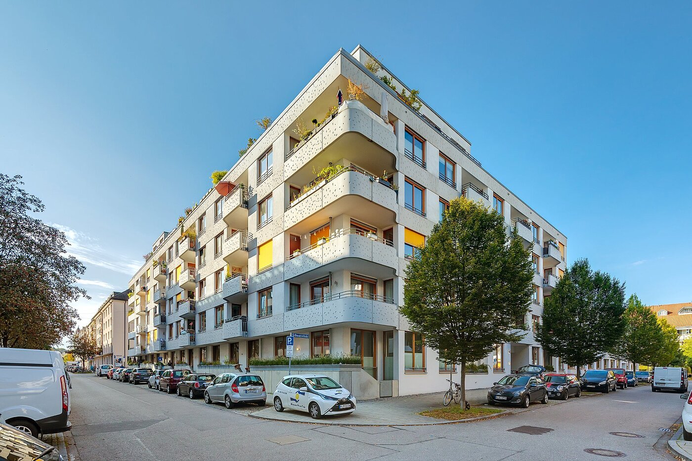レイズド・グラウンドフロアー（一階が地表よりも高い） 部屋数 3 部屋 | München-Sendling | 2009ML8 | Fassadenansicht