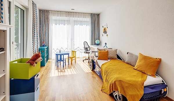 セミ・デタッチド・ハウス（一戸建てを二つに分けた家屋） 部屋数 6 部屋 | München-Pasing | 2007ML5 | Geräumiges Kinderzimmer